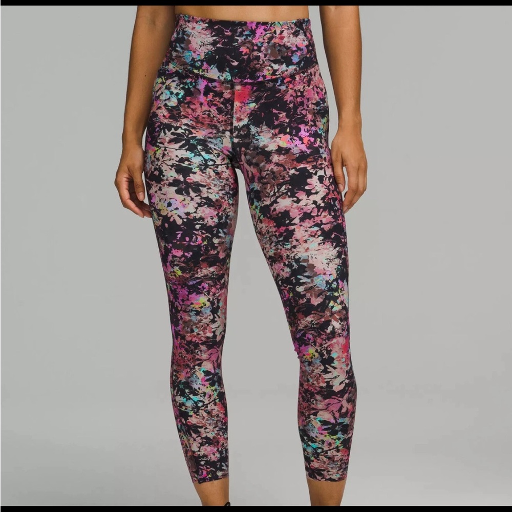Lululemon Base Pace 25" Tight Stencil Blossom Red Multi